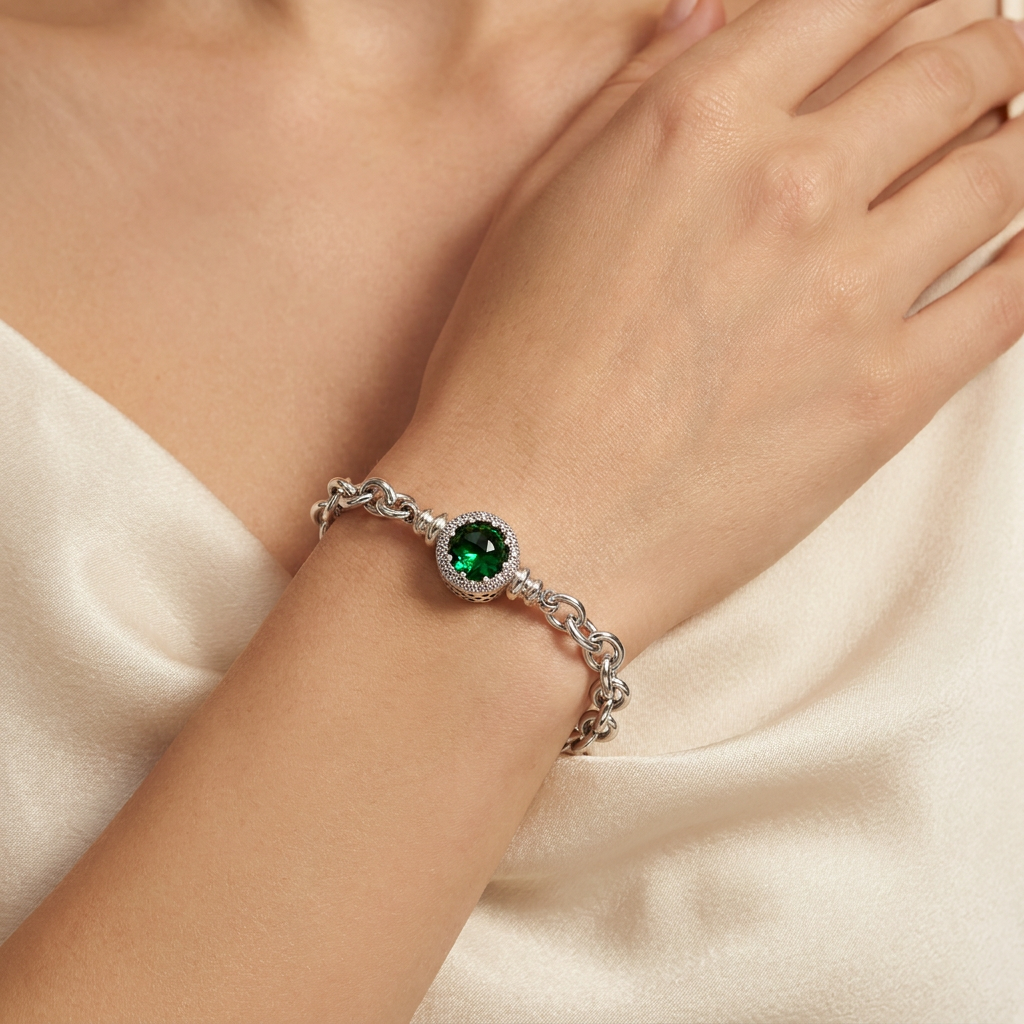 davinci take this bracelet and put on a model showcasing